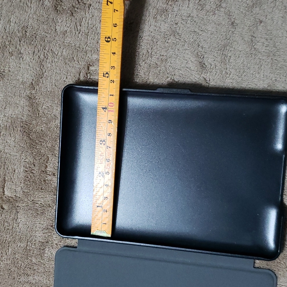 Hard case - Picture 5 of 6